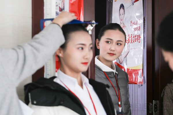 祥鵬航空2018年乘務(wù)員招聘首站昆明2.jpg 祥鵬航空2018年乘務(wù)員招聘首站昆明2.jpg